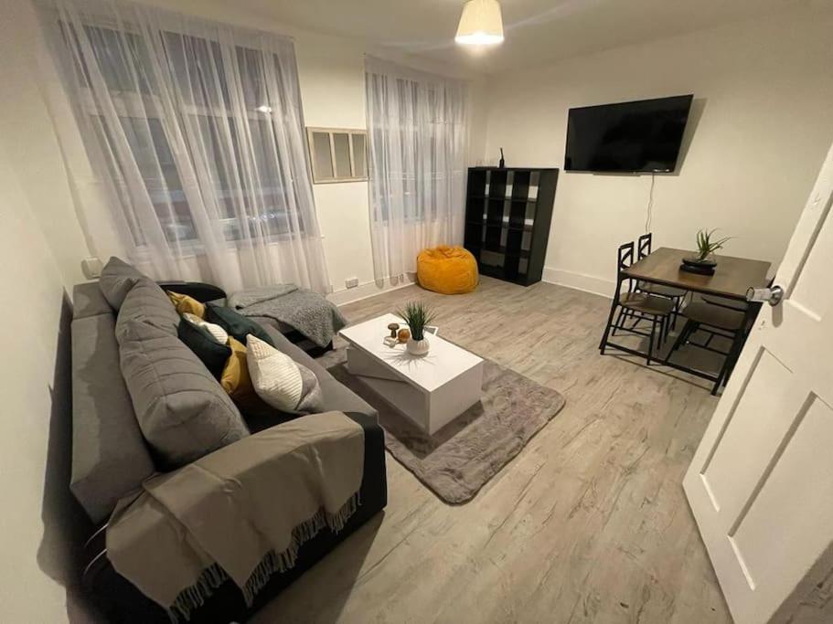 Comfy 2 Bedroom On Tower Bridge London Ngoại thất bức ảnh