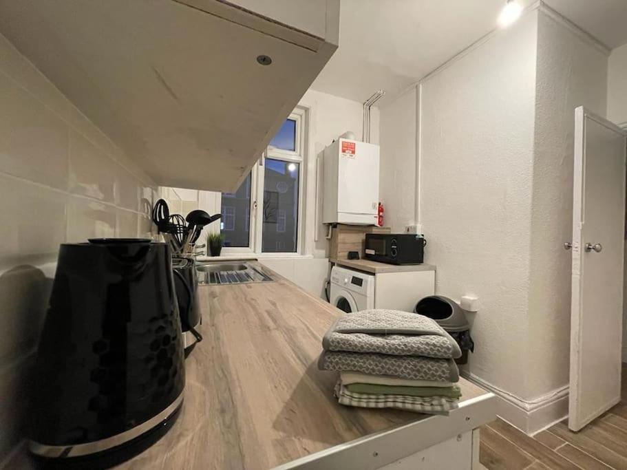 Comfy 2 Bedroom On Tower Bridge London Ngoại thất bức ảnh