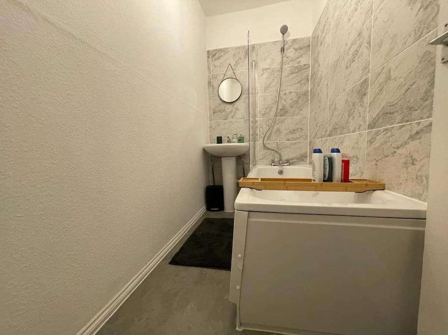 Comfy 2 Bedroom On Tower Bridge London Ngoại thất bức ảnh